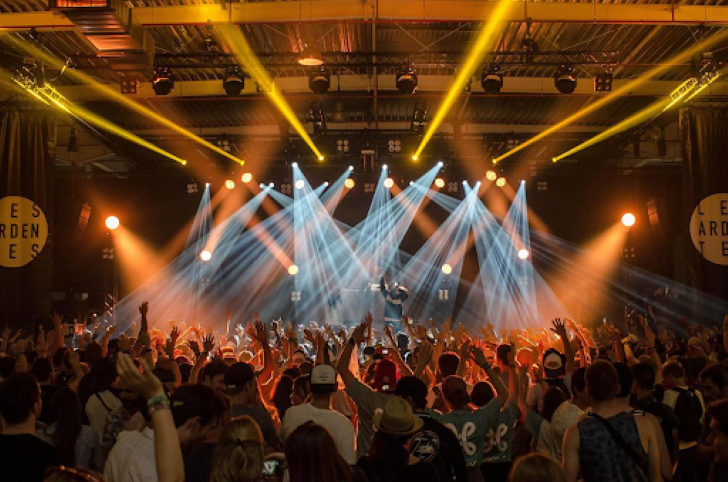 Eventfotografie door een Evenementen Fotograaf. Het is een Gedeelte van een Organisatie